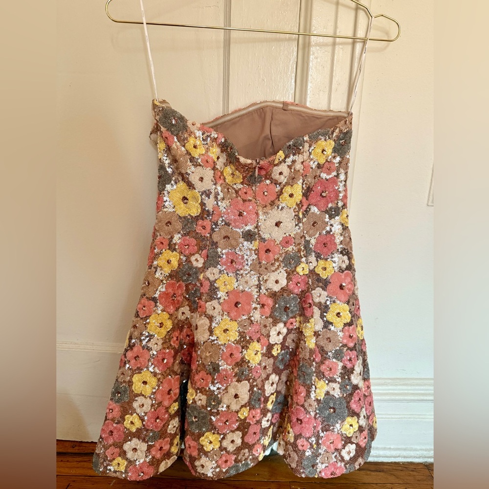 Elliat Forsythia Floral Sequin dress 🌸 - Picture 4 of 6